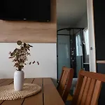 بيت للعطل Mobile Maris With Shared Pool And Sea View