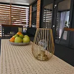 بيت للعطل Mobile Maris With Shared Pool And Sea View