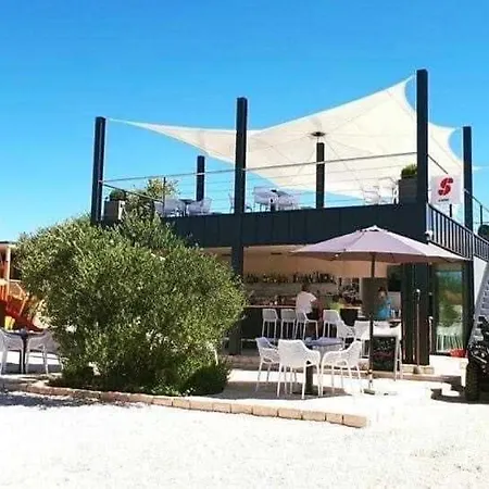 Mobile Maris With Shared Pool And Sea View