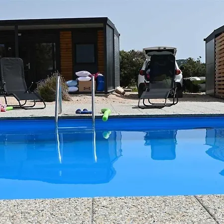 Mobile Maris With Shared Pool And Sea View Nyaraló