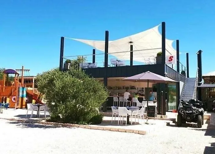 Mobile Maris With Shared Pool And Sea View