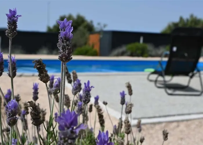 Casa vacanze Mobile Maris With Shared Pool And Sea View