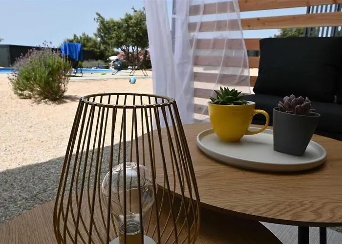 Mobile Maris With Shared Pool And Sea View