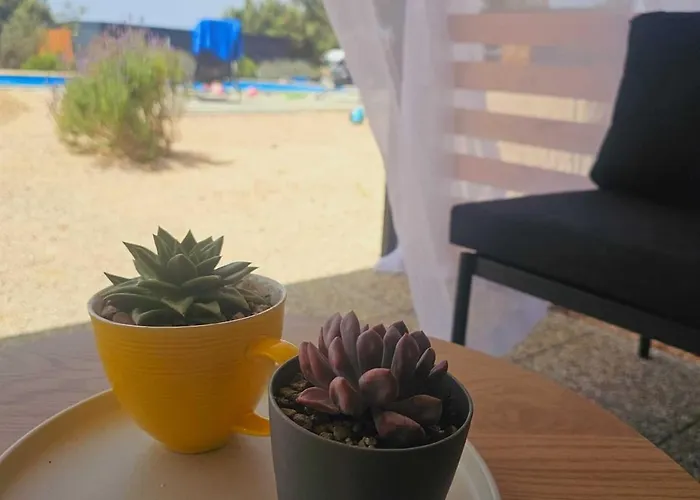 Mobile Maris With Shared Pool And Sea View * Pirovac