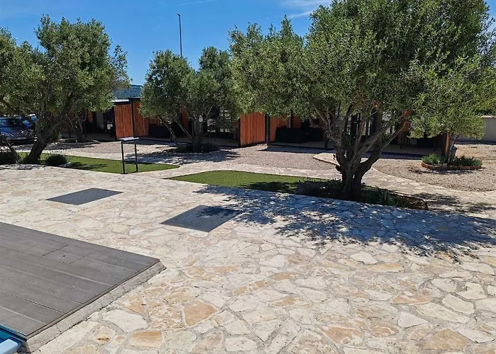 Mobile Maris With Shared Pool And Sea View Casa vacanze Pirovac